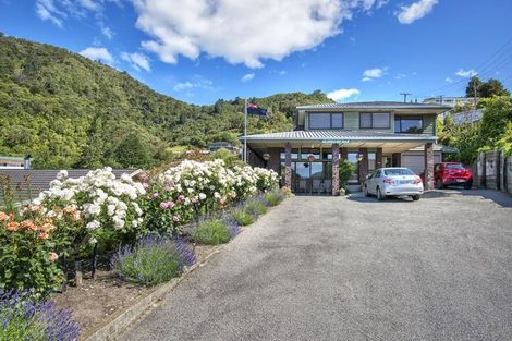 Photo of property in 5 Seaview Crescent, Picton, 7220