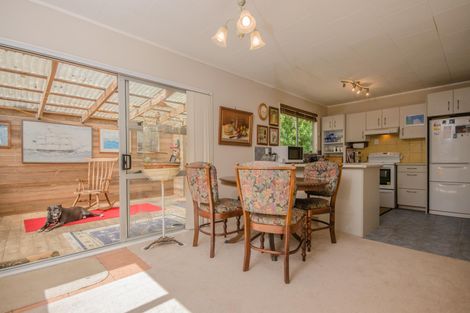Photo of property in 117 Konini Road, Titirangi, Auckland, 0604