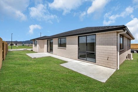 Photo of property in 51 Te Taniwha Road, One Tree Point, 0118