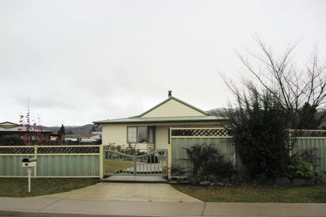 Photo of property in 10 Albert Drive, Clyde, 9330