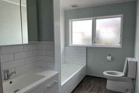 Photo of property in 1/200 Onepu Road, Lyall Bay, Wellington, 6022