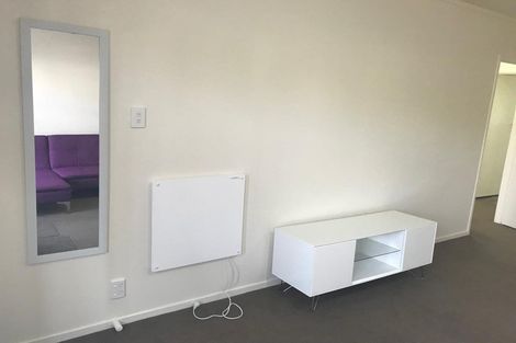 Photo of property in 2/188 Captain Springs Road, Onehunga, Auckland, 1061