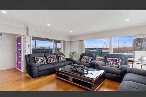 Photo of property in 15 Queen Street, Papakura, 2110