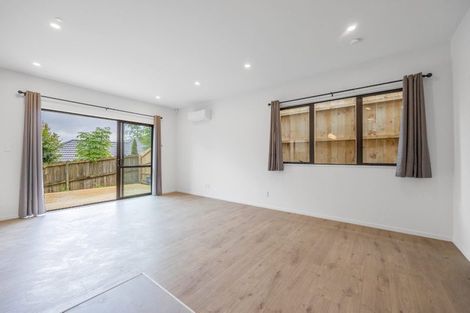 Photo of property in 13a Tenbless Court, Unsworth Heights, Auckland, 0632