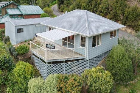 Photo of property in 22 Amelia Crescent, Waikawa, Picton, 7220