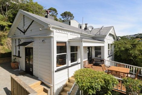 Photo of property in 40 Fairview Crescent, Kelburn, Wellington, 6012