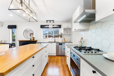 Photo of property in 22 Taikata Road, Te Atatu Peninsula, Auckland, 0610