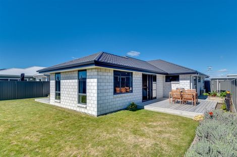 Photo of property in 5 Kaituna Place, Te Awa, Napier, 4110
