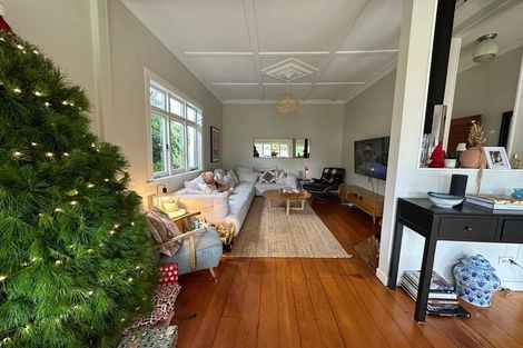 Photo of property in 38 Edgars Road, Westmere, Auckland, 1022