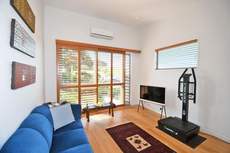 Photo of property in 10 Lax Crescent, Leigh, 0985