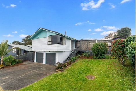 Photo of property in 9 Moxham Grove, Massey, Auckland, 0614