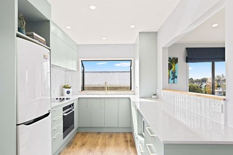 Photo of property in 8 Lasque Place, Glen Eden, Auckland, 0602