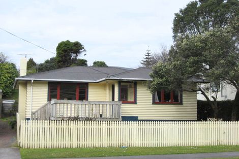 Photo of property in 59 Awanui Street, Merrilands, New Plymouth, 4312