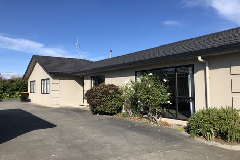 Photo of property in 8 Tiraumea Street, Palmerston North, 4410