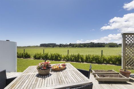 Photo of property in 628 Parewanui Road, Bulls, 4894