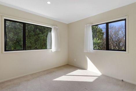 Photo of property in 42 Springvale Drive, Fairview Heights, Auckland, 0632