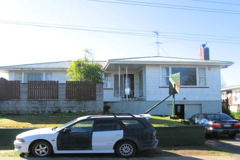 Photo of property in 2/21 Alma Crescent, Papakura, 2110