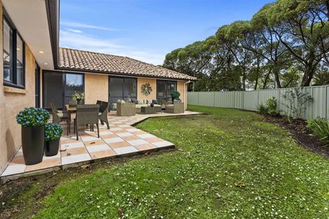 Photo of property in 24 Caltra Place, East Tamaki, Auckland, 2016