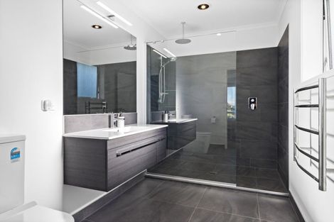 Photo of property in 15 Catherine Mclean Road, Pukekohe, 2120