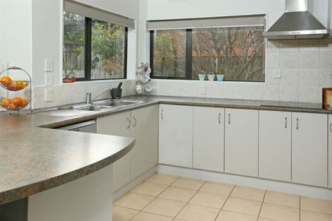 Photo of property in 6 Parkridge Way, Henderson, Auckland, 0612