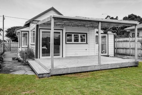 Photo of property in 9 Princes Street, Hawera, 4610