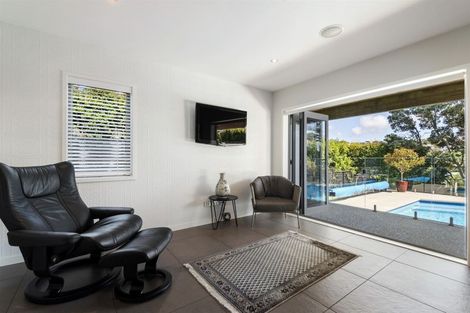 Photo of property in 17 Mayfair Crescent, Mairangi Bay, Auckland, 0630
