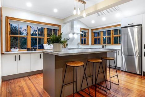 Photo of property in 28 Kiriwai Road, Paremata, Porirua, 5024