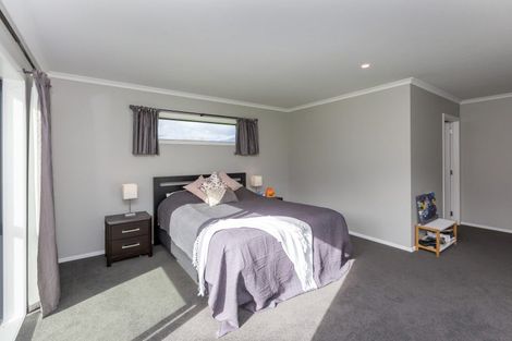 Photo of property in 12 Faydon Close, Ohau, Levin, 5570