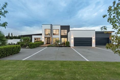 Photo of property in 14 Oakgrove Drive, Rangiora, 7400