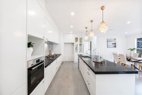 Photo of property in 10 Aklander Rise, Flat Bush, Auckland, 2019