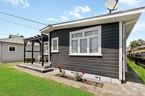 Photo of property in 11 Konini Street, Tawhero, Whanganui, 4501