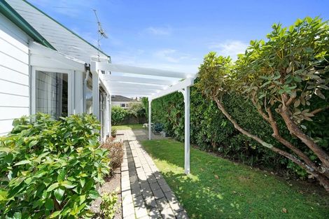 Photo of property in 319 Riverside Drive, Waterloo, Lower Hutt, 5011