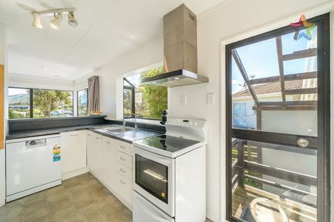 Photo of property in 21 Jasmine Grove, Maungaraki, Lower Hutt, 5010