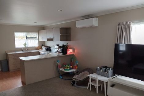 Photo of property in 2 Preston Avenue, Henderson, Auckland, 0610