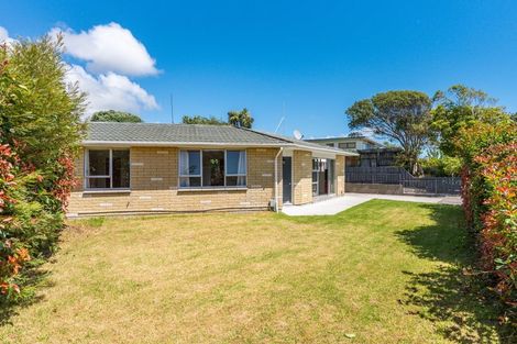 Photo of property in 86 Gray Avenue, Paraparaumu Beach, Paraparaumu, 5032