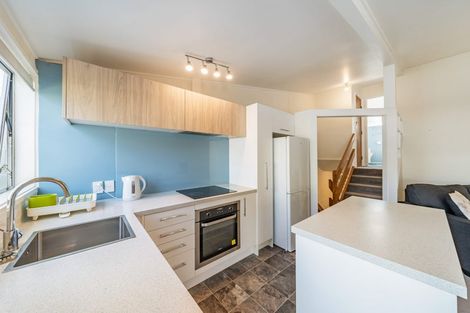 Photo of property in 4/23 Collins Avenue, Tawa, Wellington, 5028