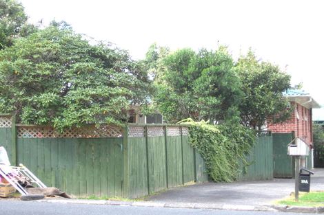 Photo of property in 2/10 Fruitvale Road, New Lynn, Auckland, 0600