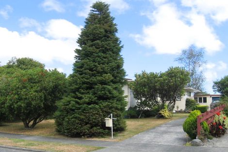 Photo of property in 6 Topeka Grove, Totara Park, Upper Hutt, 5018