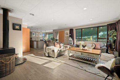 Photo of property in 3 Mackinnon Terrace, Sunshine Bay, Queenstown, 9300