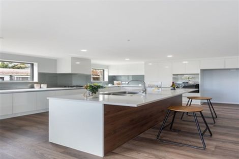 Photo of property in 18a Orams Road, Hillpark, Auckland, 2102