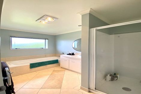 Photo of property in 5 Swain Grove, Riverstone Terraces, Upper Hutt, 5018