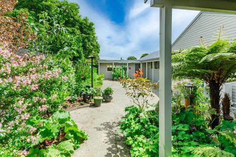 Photo of property in 13 Fleetwood Grove, Waikanae, 5036