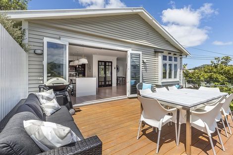 Photo of property in 33 Nevay Road, Miramar, Wellington, 6022