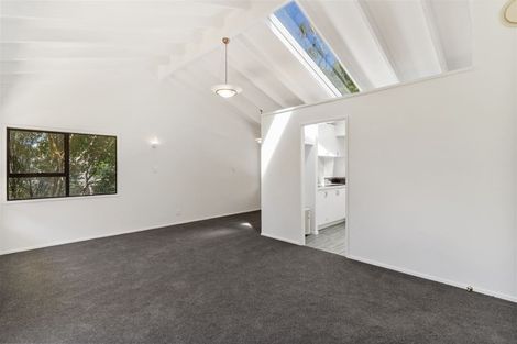 Photo of property in 1/8 Odette Road, Totara Vale, Auckland, 0629