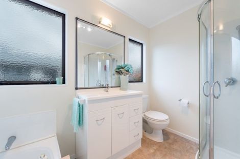 Photo of property in 8 Cromwell Drive, Fitzroy, Hamilton, 3206