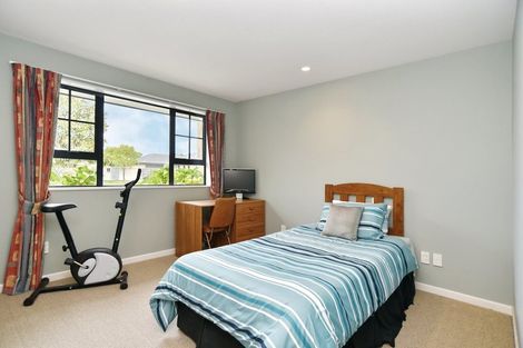 Photo of property in 40 Coolspring Way, Redwood, Christchurch, 8051