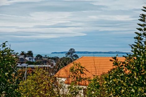 Photo of property in 643 Beach Road, Rothesay Bay, Auckland, 0630