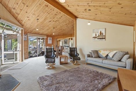 Photo of property in 136 Oraha Road, Kumeu, 0892