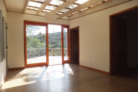 Photo of property in 35-37 Lone Kauri Road, Karekare, New Lynn, 0772