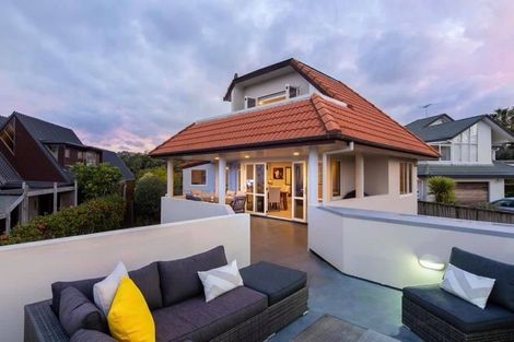 Photo of property in 4 Ellangowan Road, Waiake, Auckland, 0630